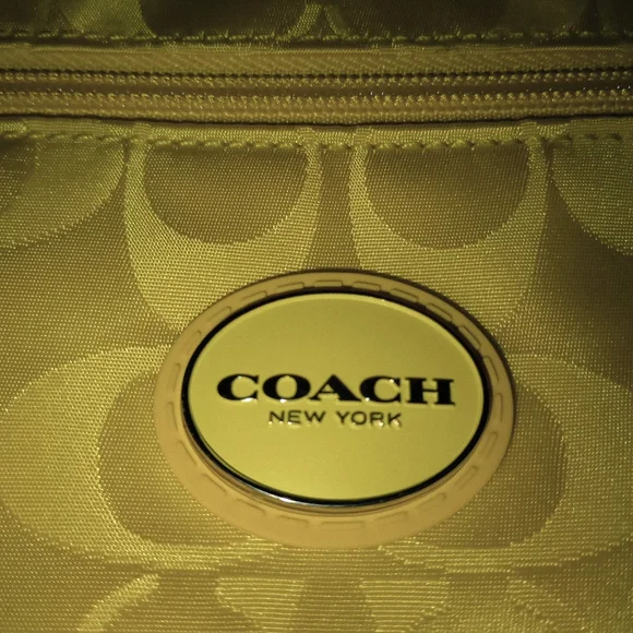 NWT COACH GETAWAY SIGNATURE NYLON FILE CROSSBODY IN SV/KHAKI/CITRINE - Picture 10 of 14